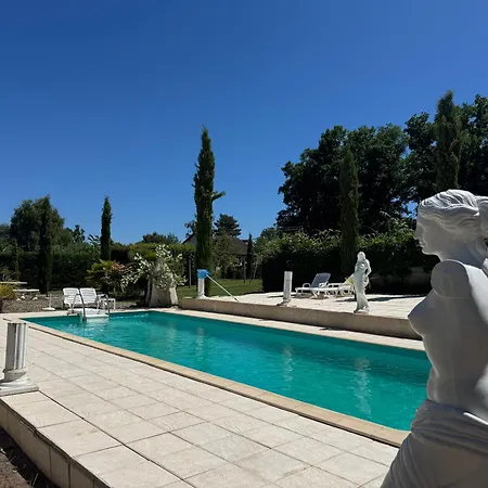 Apartment Le Relais St Trop - 2 Delon Et Romy Bressolles (Allier)